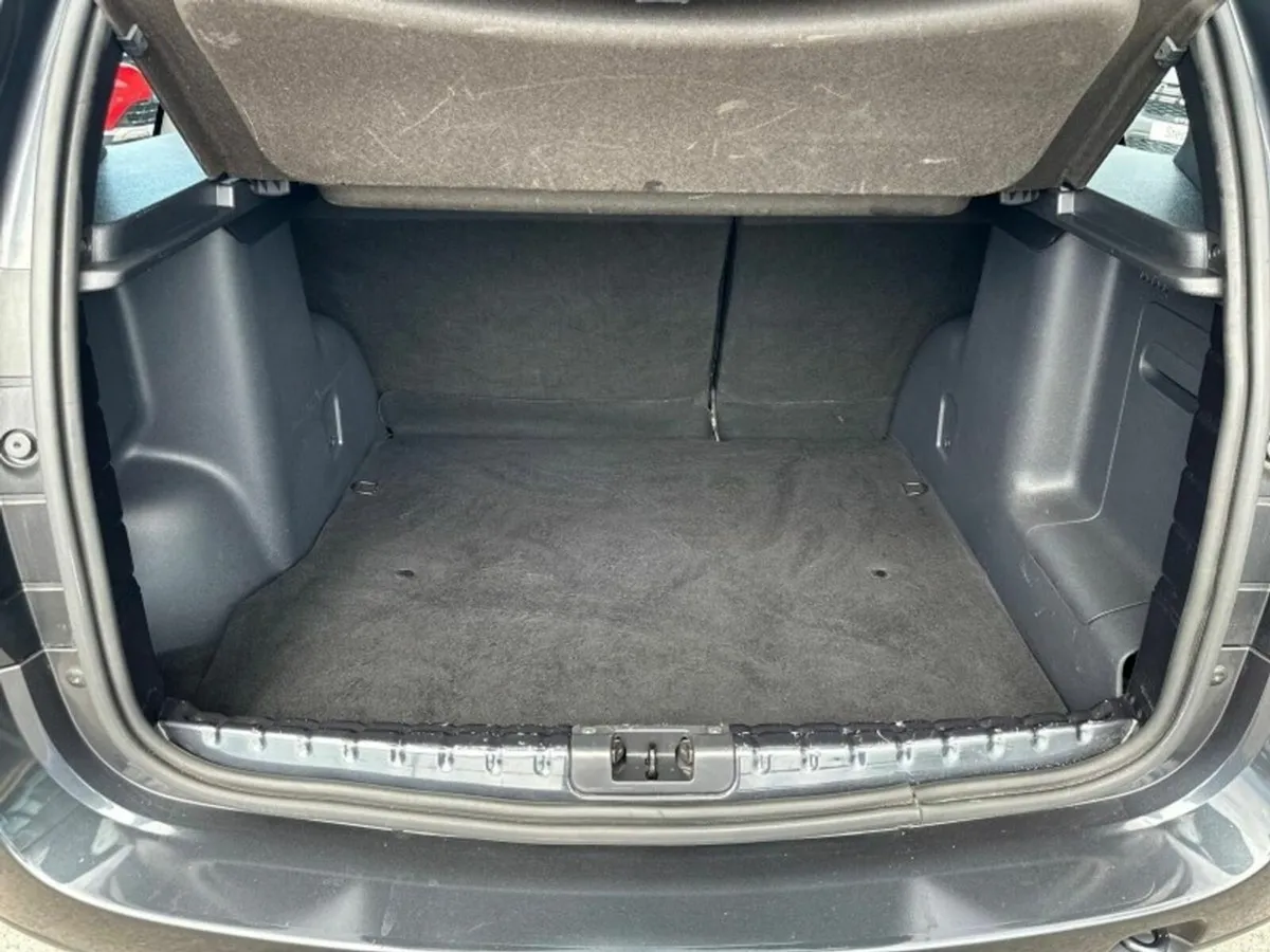 Dacia Duster 1.5 dCi 110 SIGNATURE (Low Kms) - Image 4