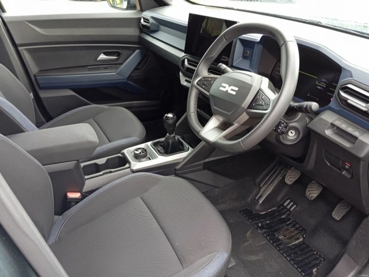 Dacia Duster 4 WD Expression MHEV 140 E06X - Image 4