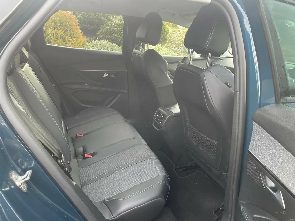 Peugeot 3008 DIESEL ESTATE - Image 4