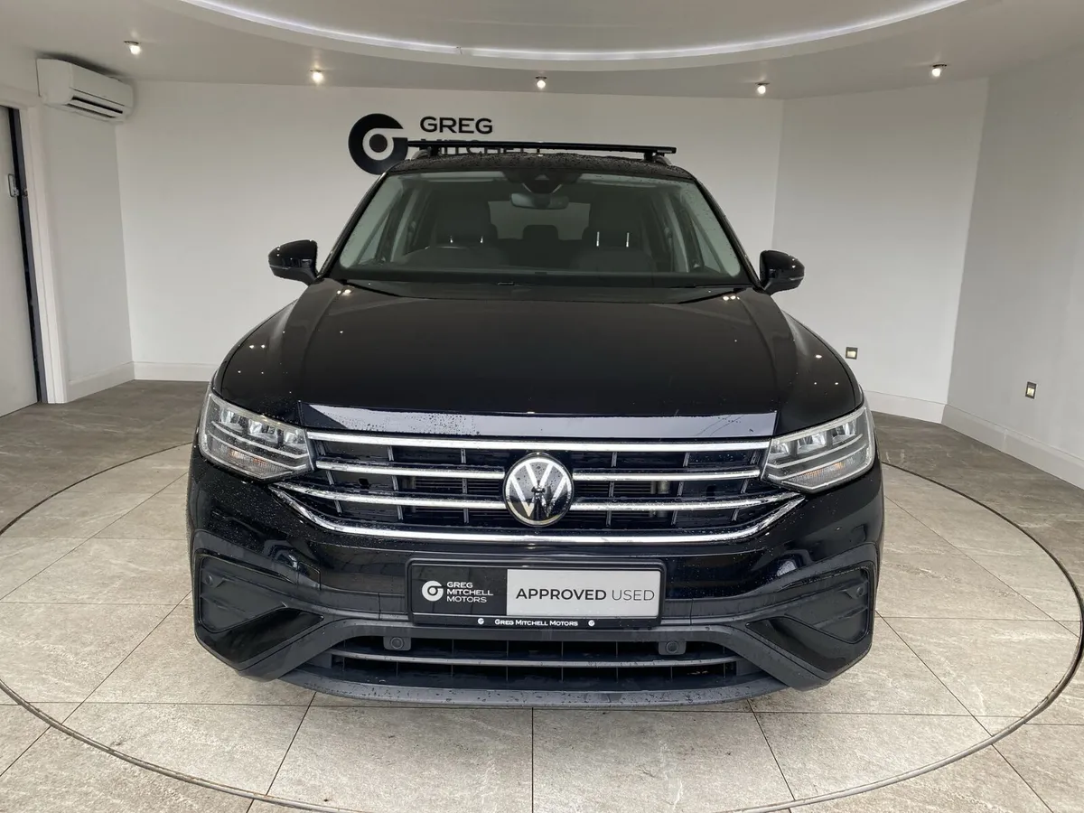 Volkswagen Tiguan 2022 - Image 2
