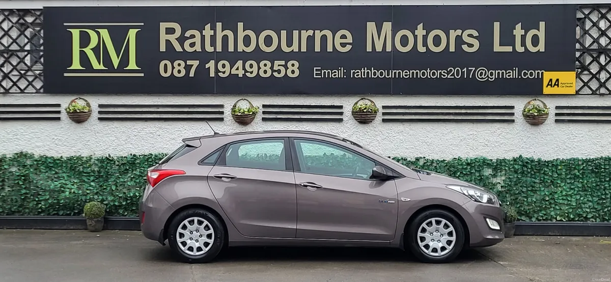 Hyundai i30 2015 Classic petrol (low Mileage) - Image 3