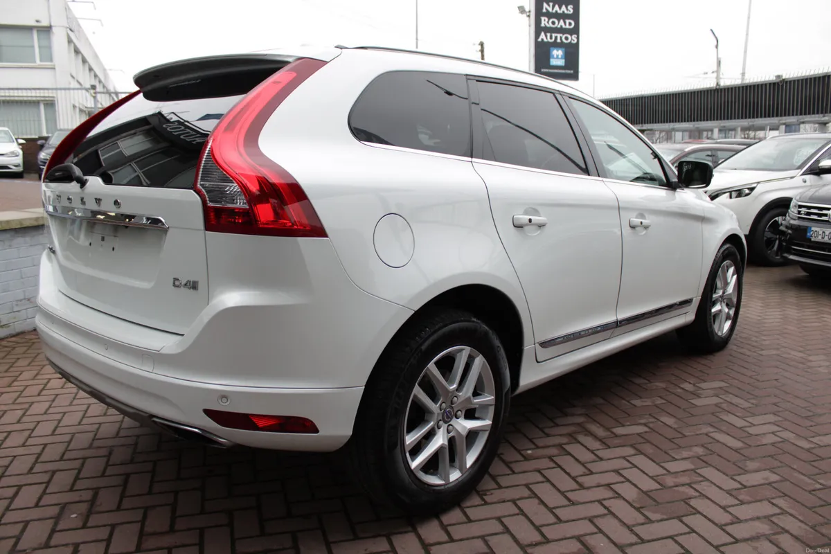 VOLVO XC60 - Image 4