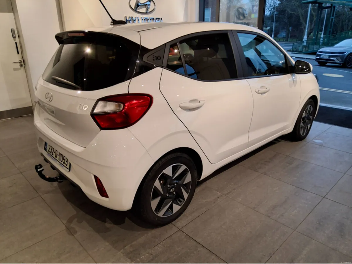 Hyundai i10 AUTOMATIC - Image 2