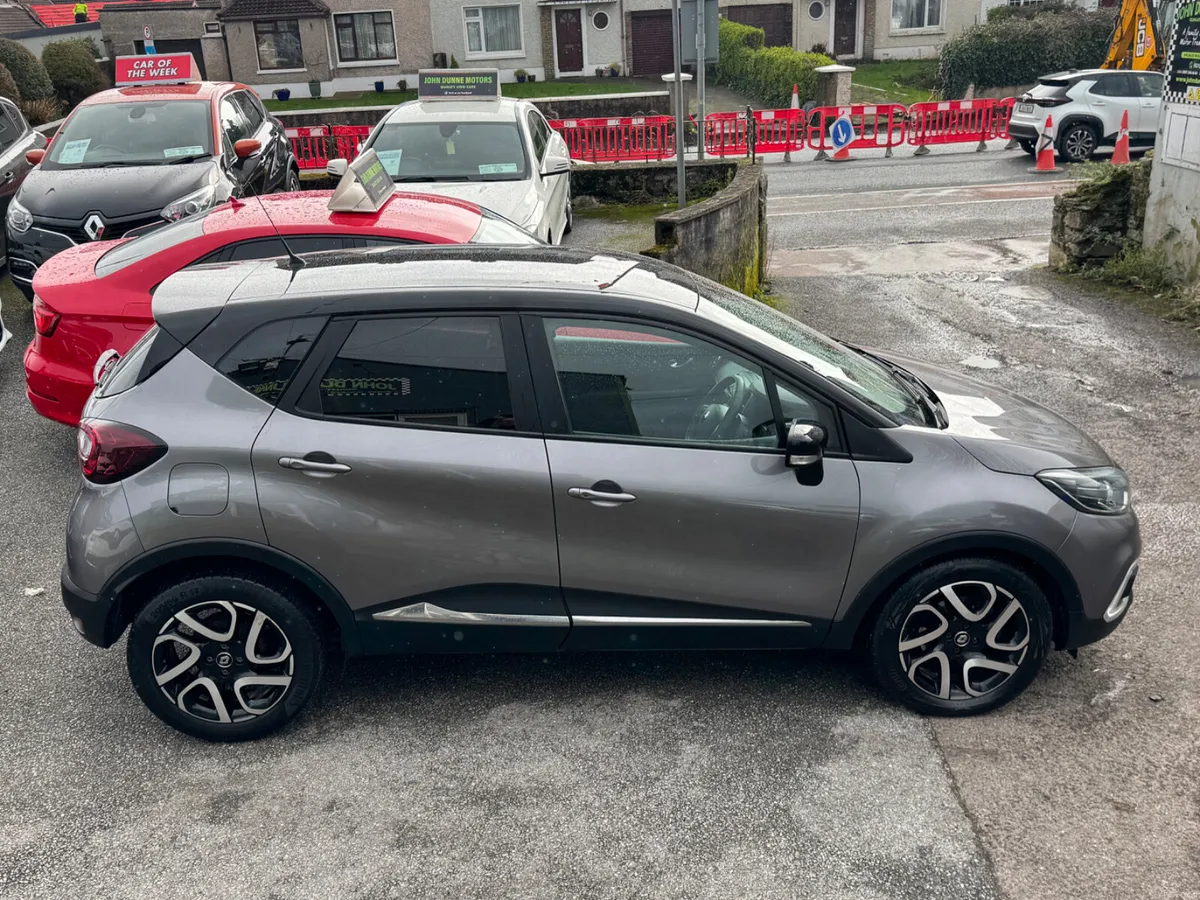 Renault Captur lovely high driving position - Image 3