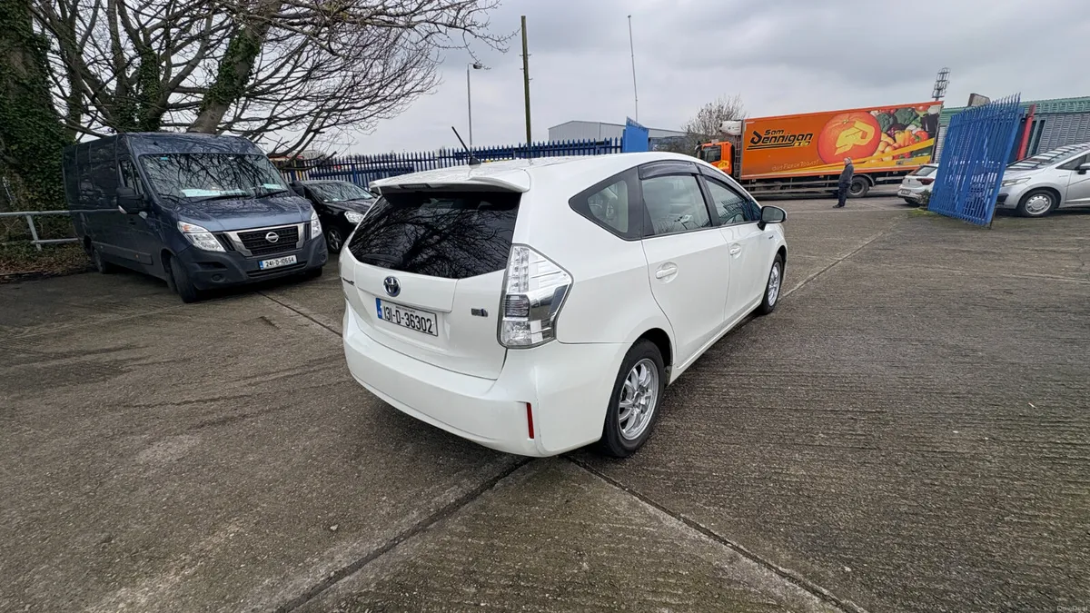 Toyota Prius Alpha Hybrid 7 Seater 2013 - Image 4