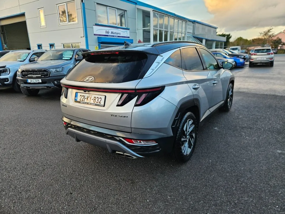 Hyundai Tucson ix35 Executive Plus 2tone 5DR - Image 2