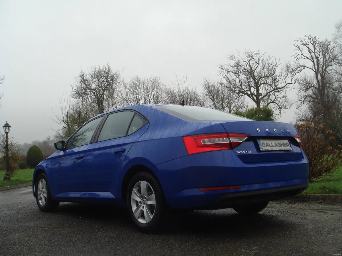 202 Superb S 2.0 TDI 150 BHP €200 Tax NCT3/28 - Image 3