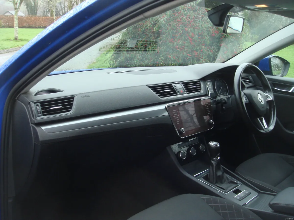 202 Superb S 2.0 TDI 150 BHP €200 Tax NCT3/28 - Image 4