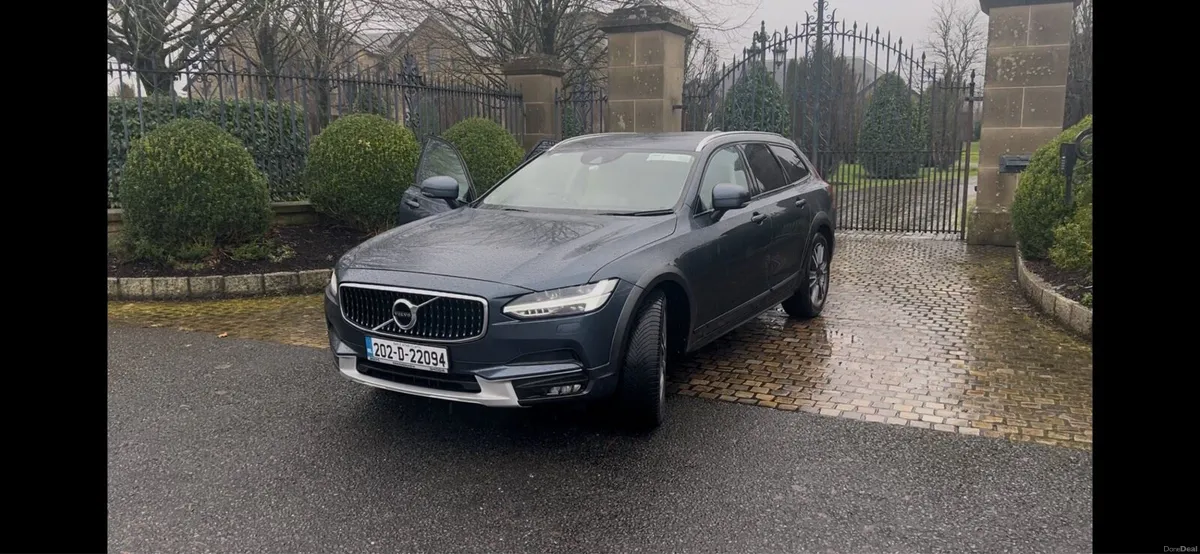 Volvo V90 4WD - Image 2