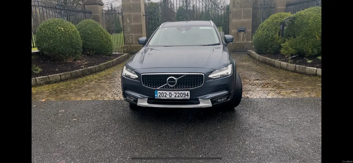 Volvo V90 4WD - Image 1