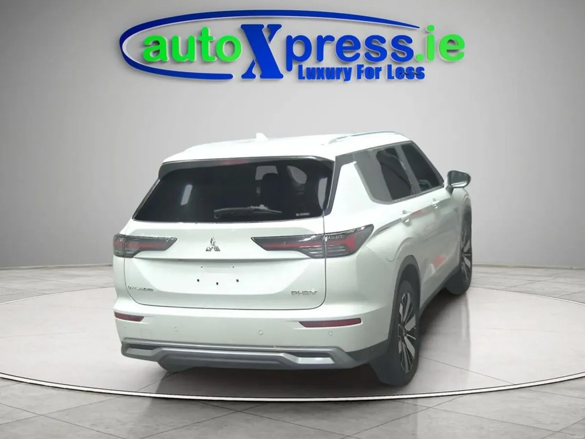 Mitsubishi Outlander 4WD PHEV G, Low mileage, Reve - Image 3