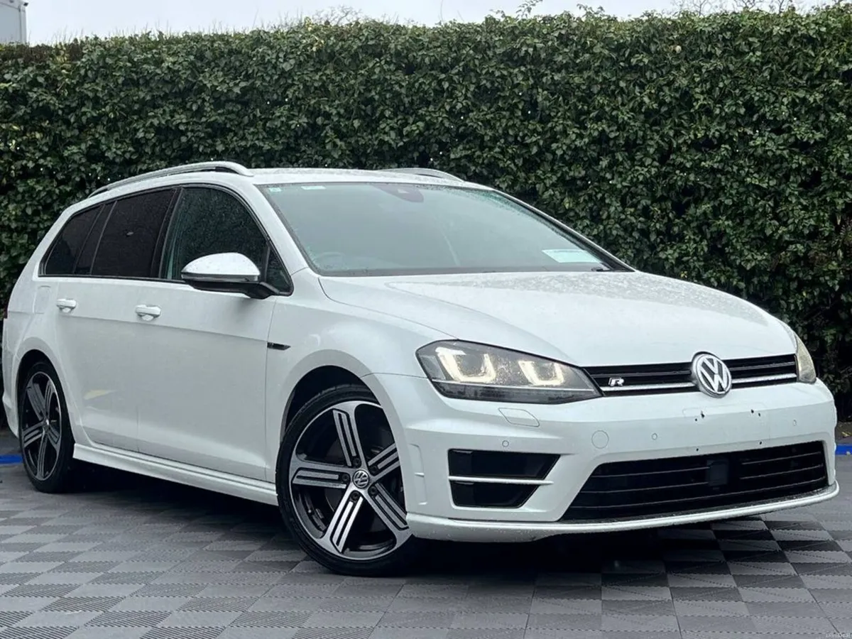 Volkswagen Golf R VARIANT 4MOTION 2.0 TSI // APPLE - Image 1