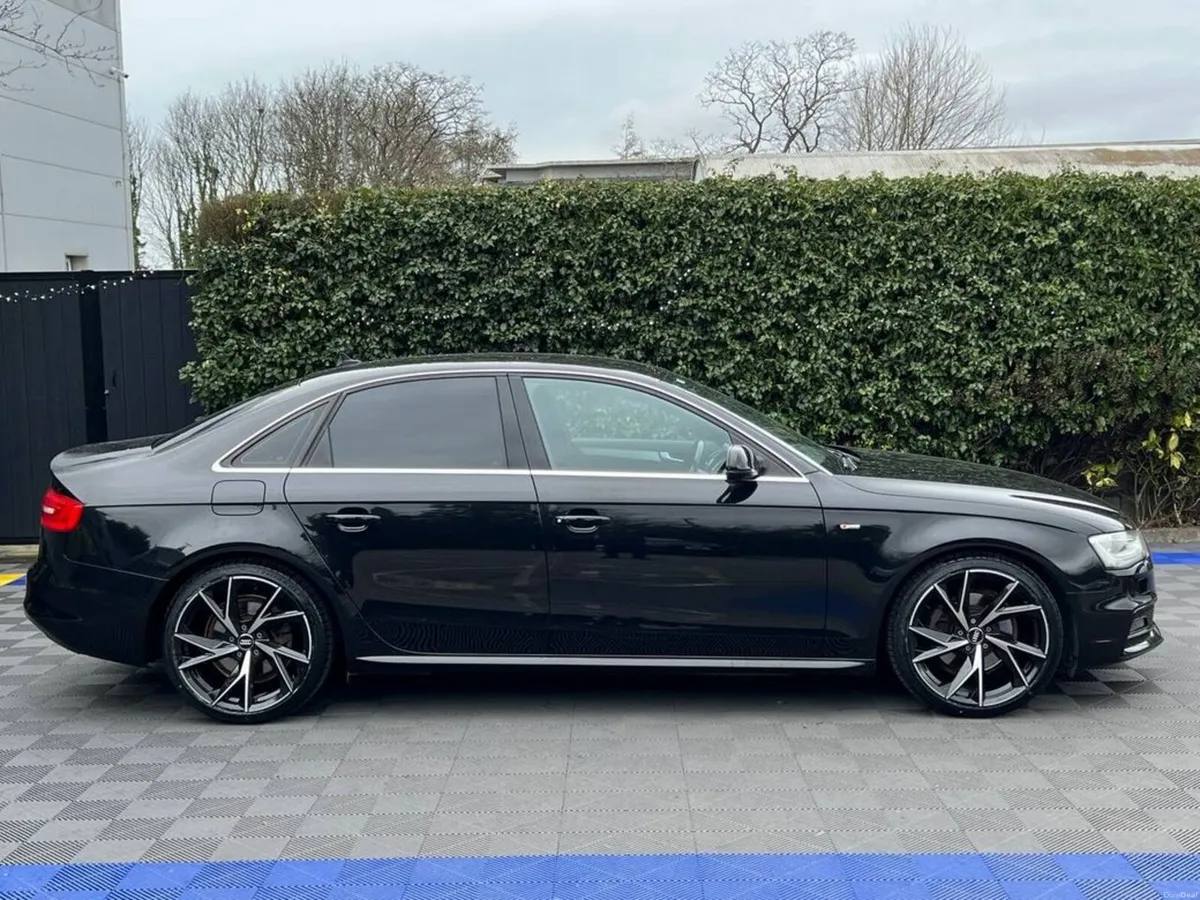 Audi A4 S-LINE 2.0 TFSI // NEW 19" S-LINE ALLOYS / - Image 2