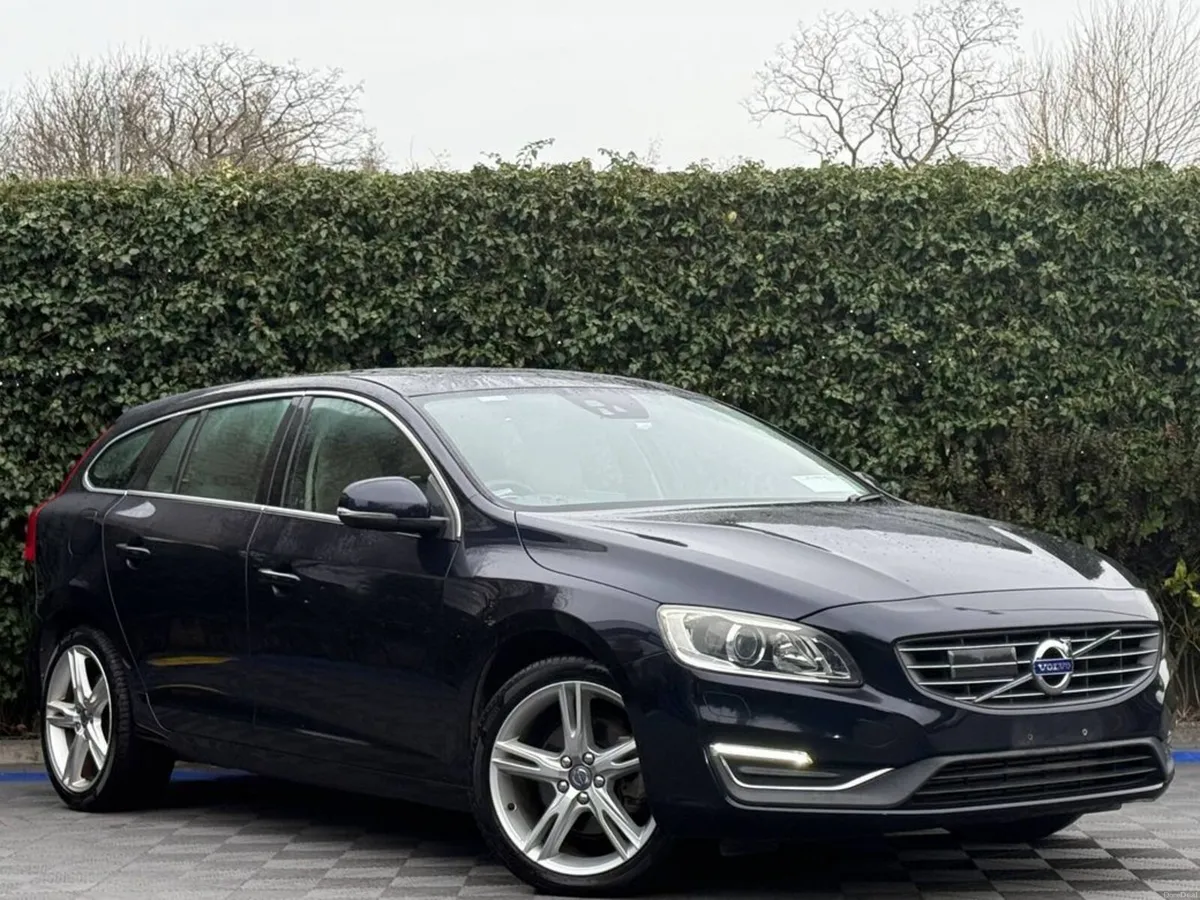 Volvo V60 D4 CLASSIC 2.0 D // SERVICE HISTORY // O - Image 1