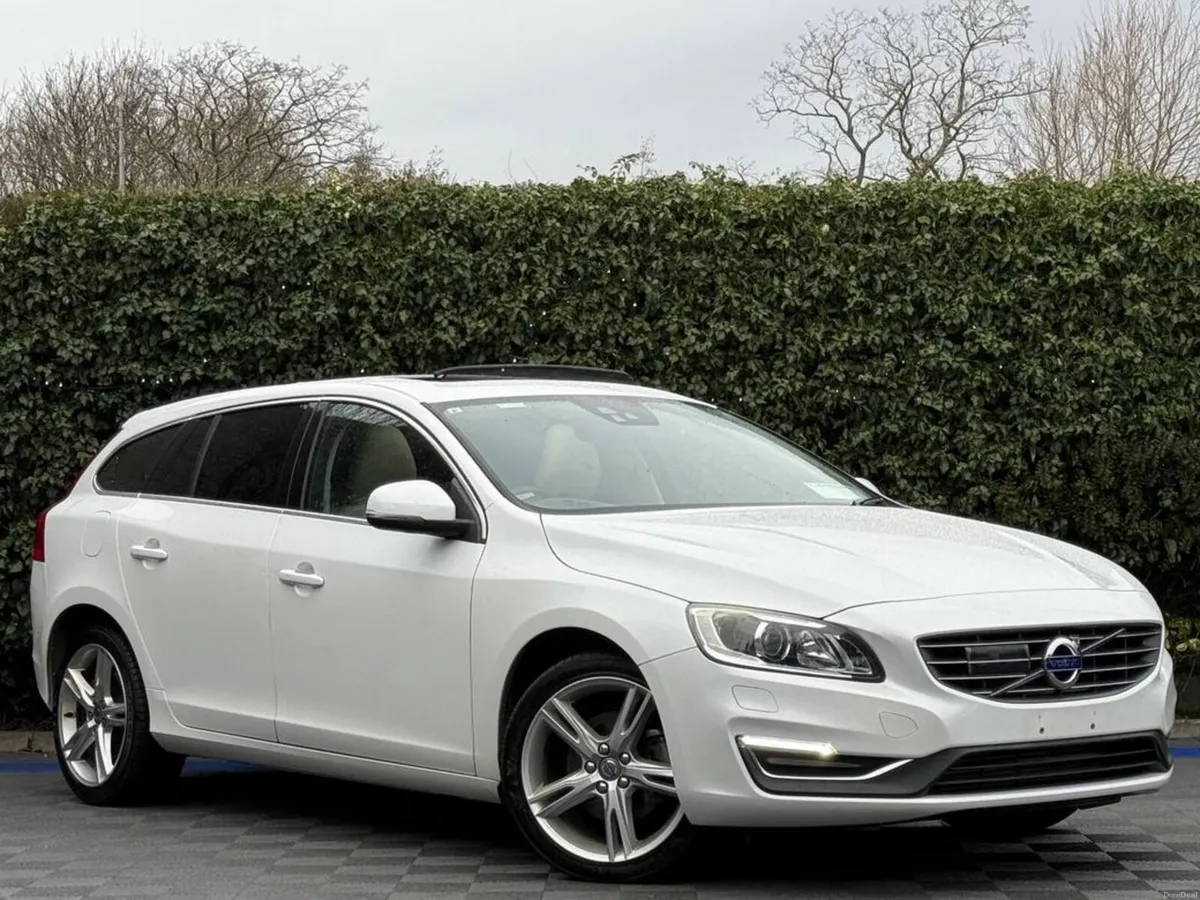 Volvo V60 D4 CLASSIC 2.0 D // OPENING SUNROOF // L - Image 2