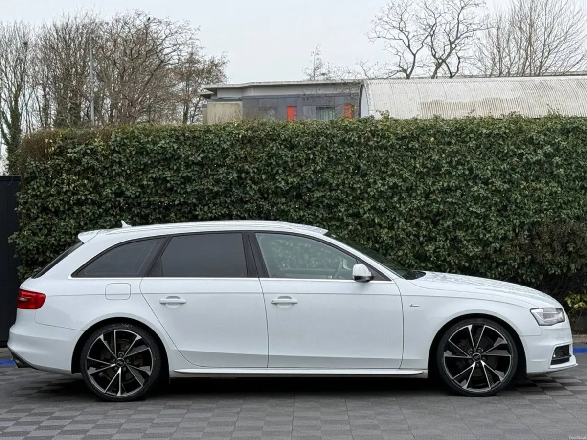 Audi A4 AVANT S-LINE 2.0 TFSI // SERVICE HISTORY / - Image 2