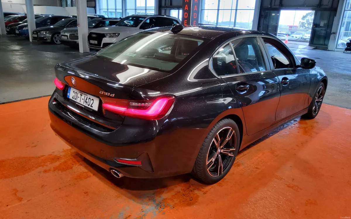BMW 3-Series 2020 - Image 4