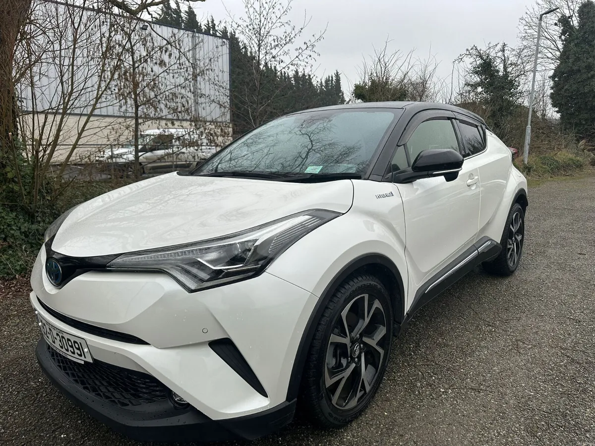 Toyota CH-R 15,000km!!! Hi spec!!! - Image 2