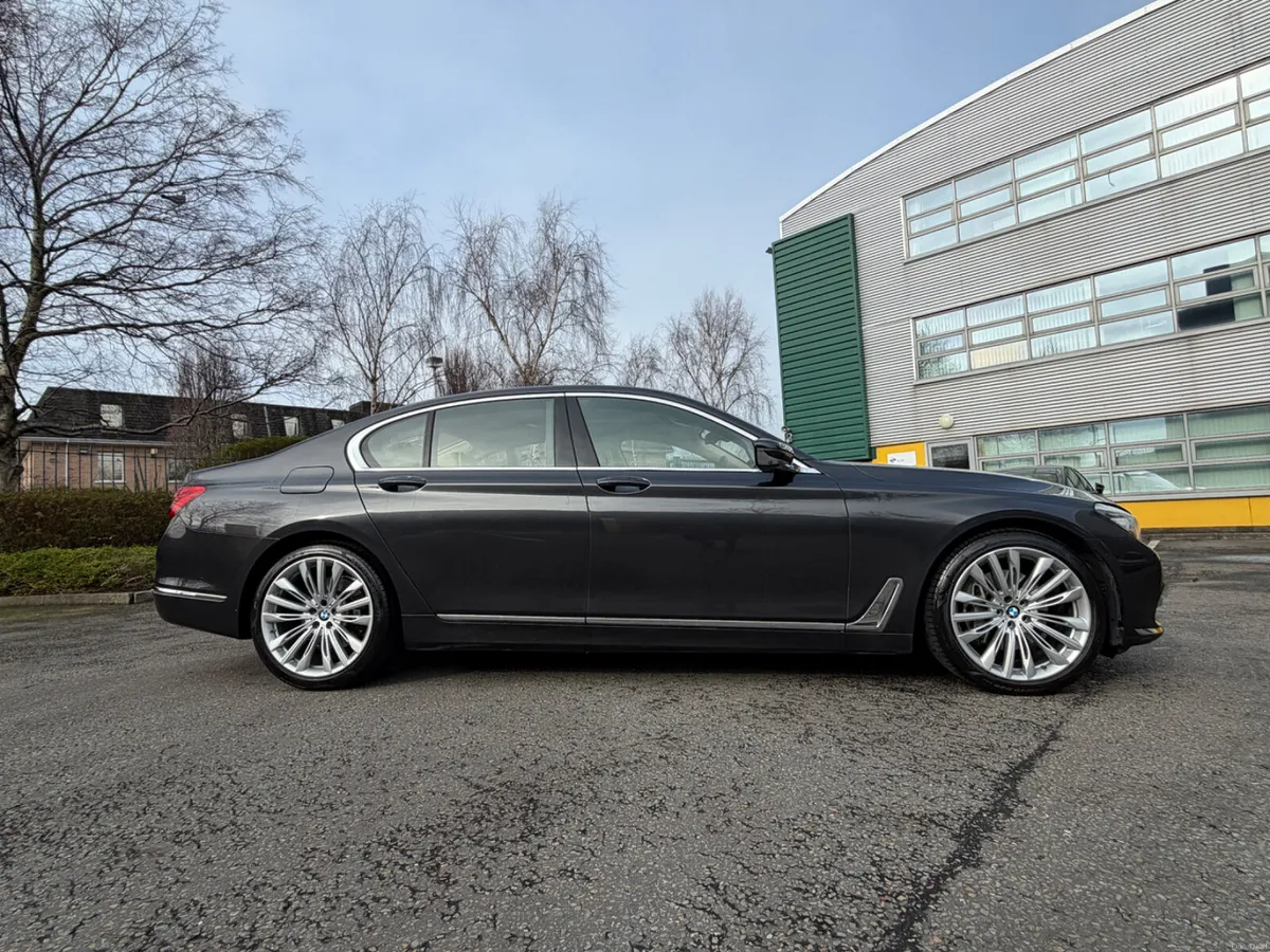 BMW 730D XDRIVE Luxury Edition Huge Spec Low KMS - Image 3