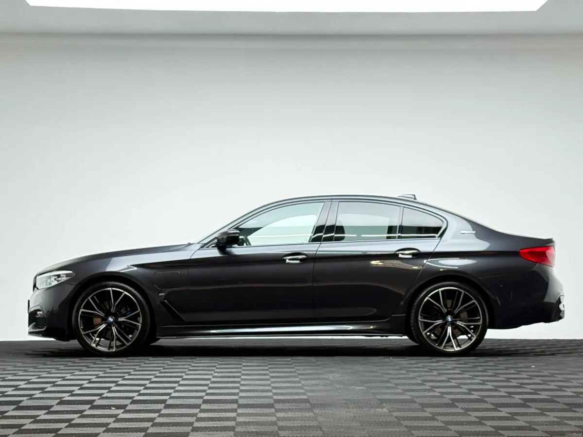 BMW 5-Series 530E M SPORT - Image 4