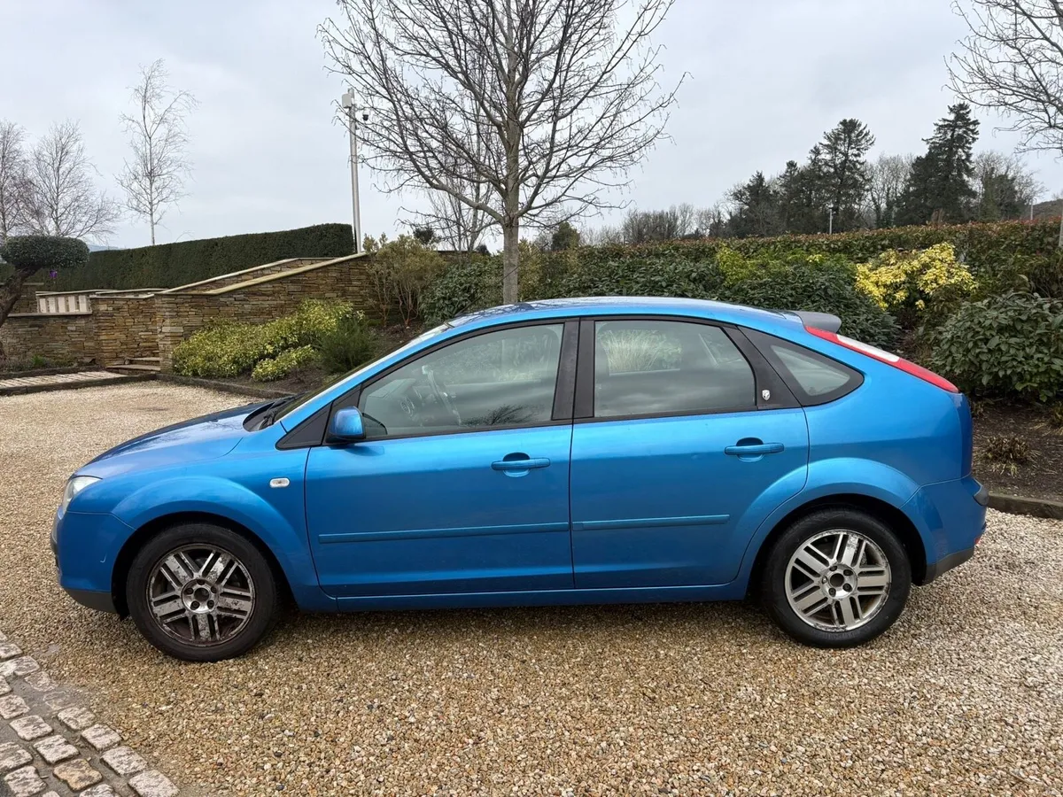 *FOR SALE* *FORD FOCUS GHIA* *PETROL/NEW NCT* - Image 4