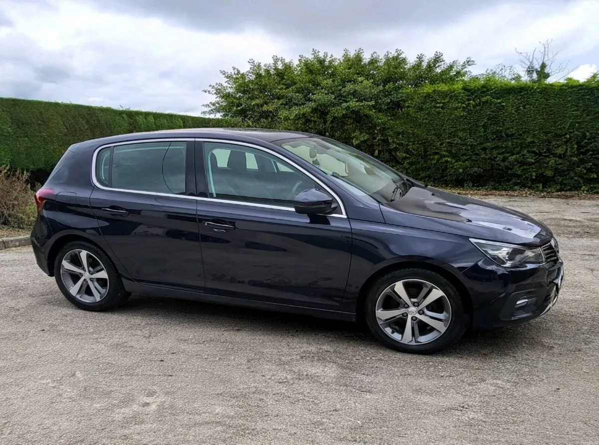 Peugeot 308 1.5 Blue HDi Allure 130 BHP - Image 2