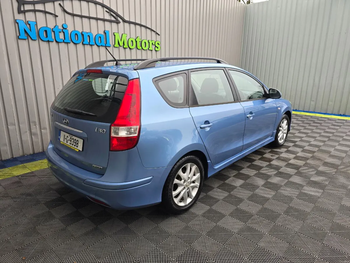 2011 Hyundai i30 1.6 CRDi 90hp Deluxe Cross Wagon - Image 3