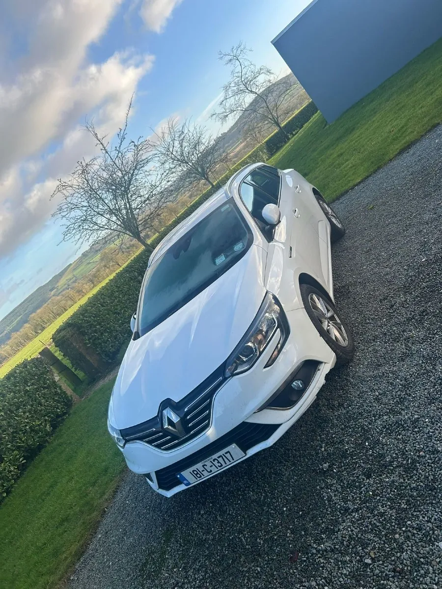 Renault Megane 2018 - Image 1