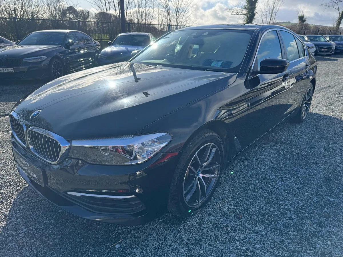 192 BMW 520D SE SAPPHIRE BLACK G30 - Image 4