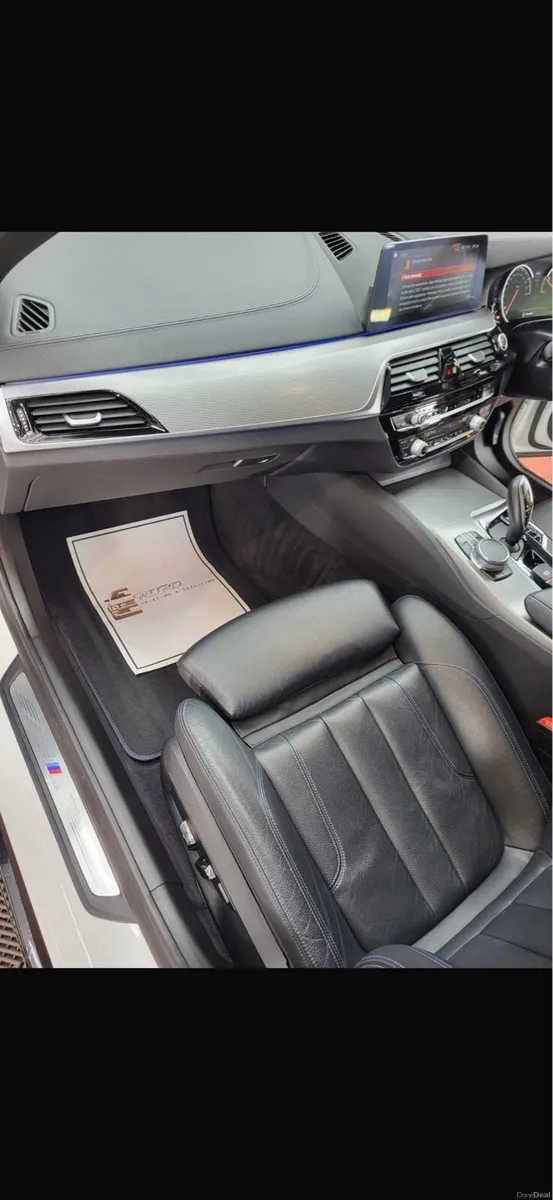 BMW 520 **sunroof model** - Image 4