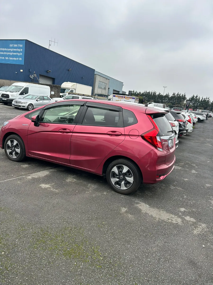 Honda Fit L Sensing - Image 6