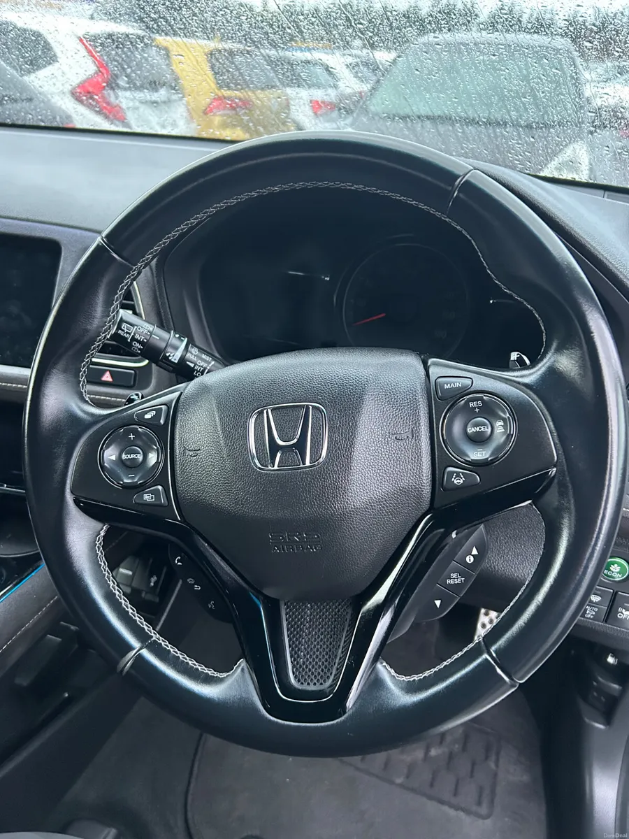 Honda Vezel RS - Image 3