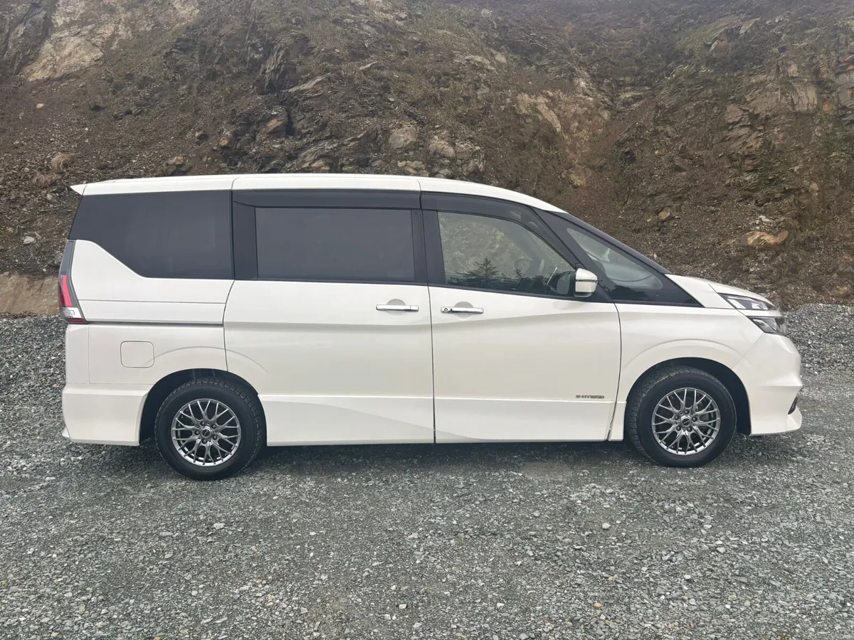 2018 NISSAN SERENA HYBRID 8 SEATER - Image 2