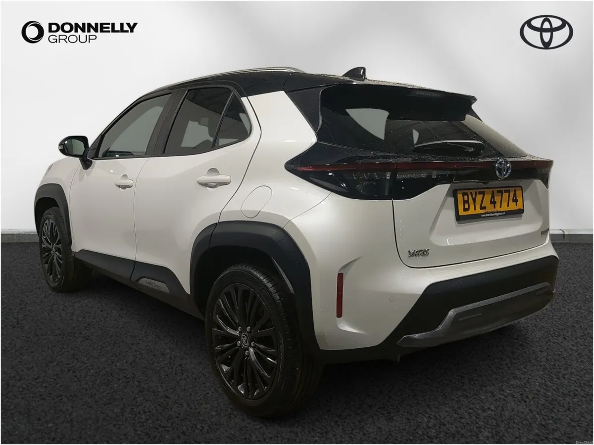 Toyota Yaris Cross Estate Dynamic - Image 2