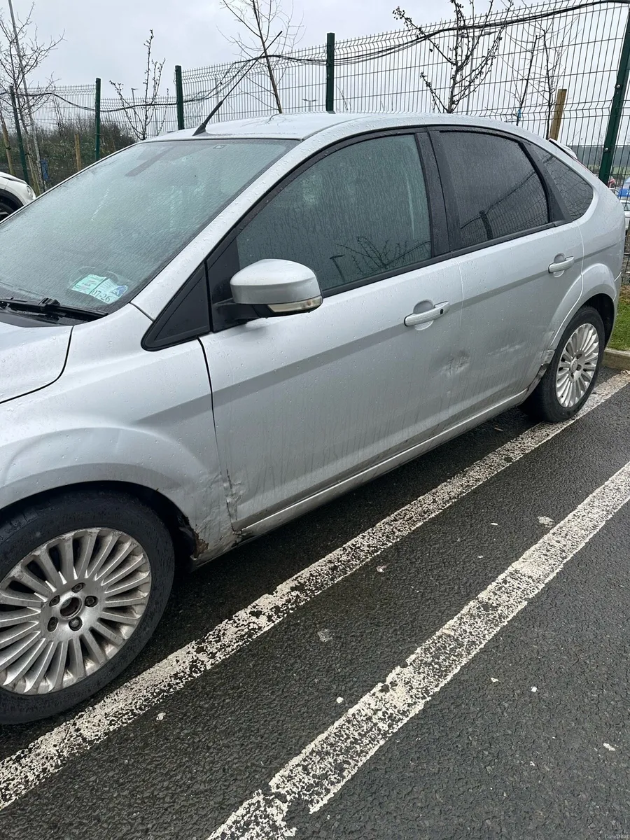2010 Ford Focus Titanium for parts - Image 4