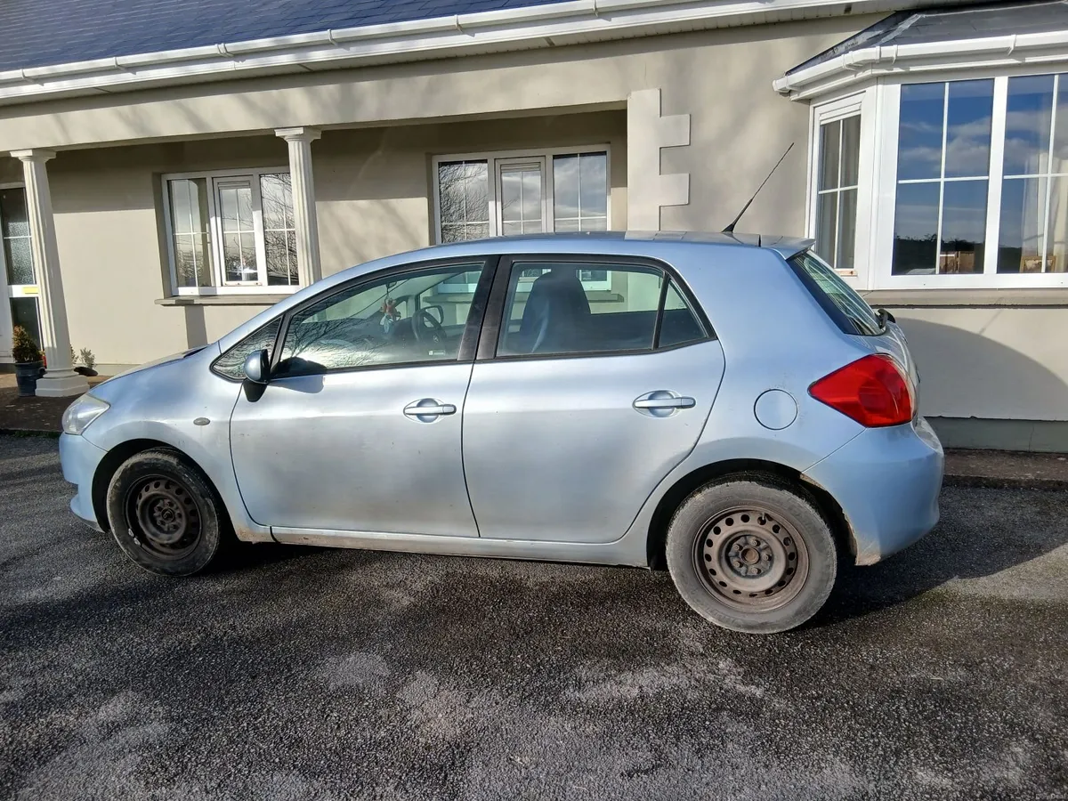 Toyota Auris 2008 - Image 1