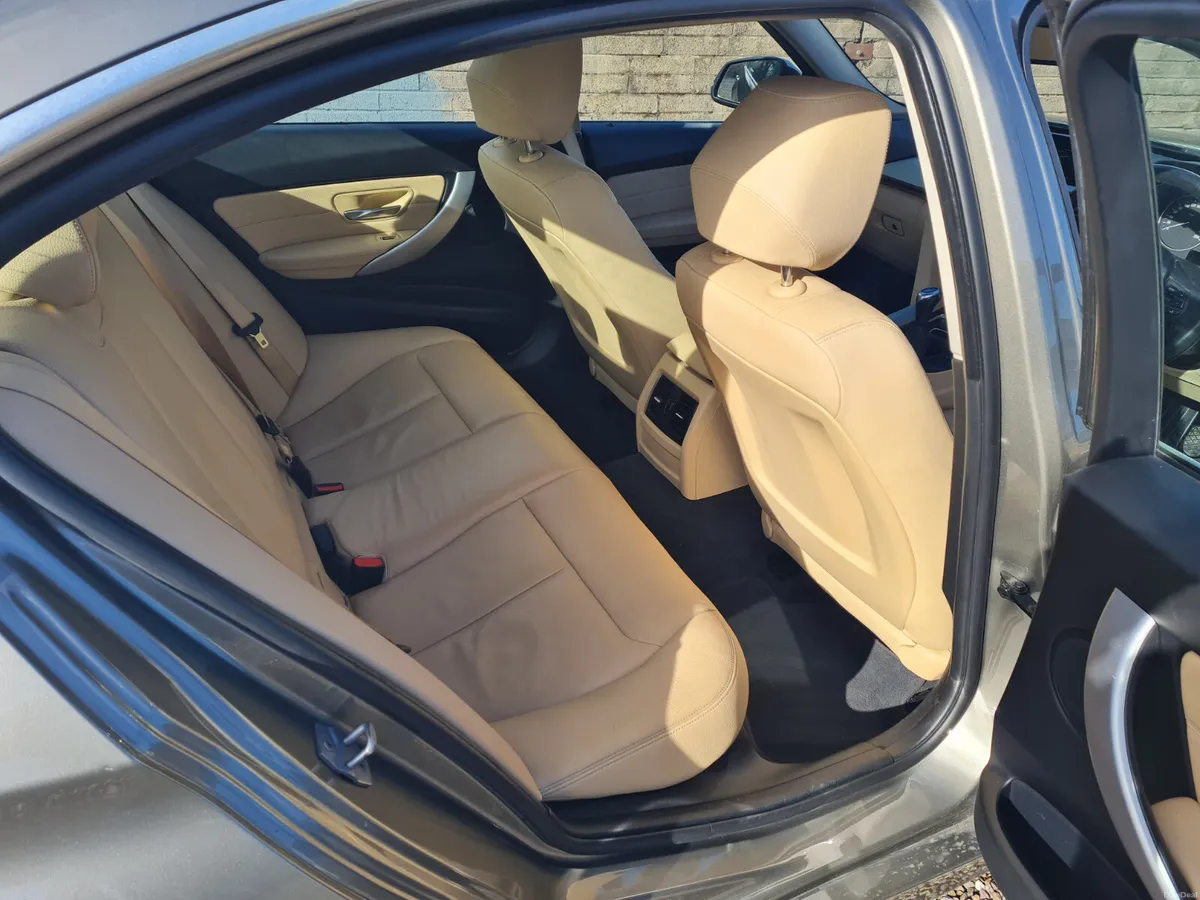 BMW 3-Series 2018 - Image 6
