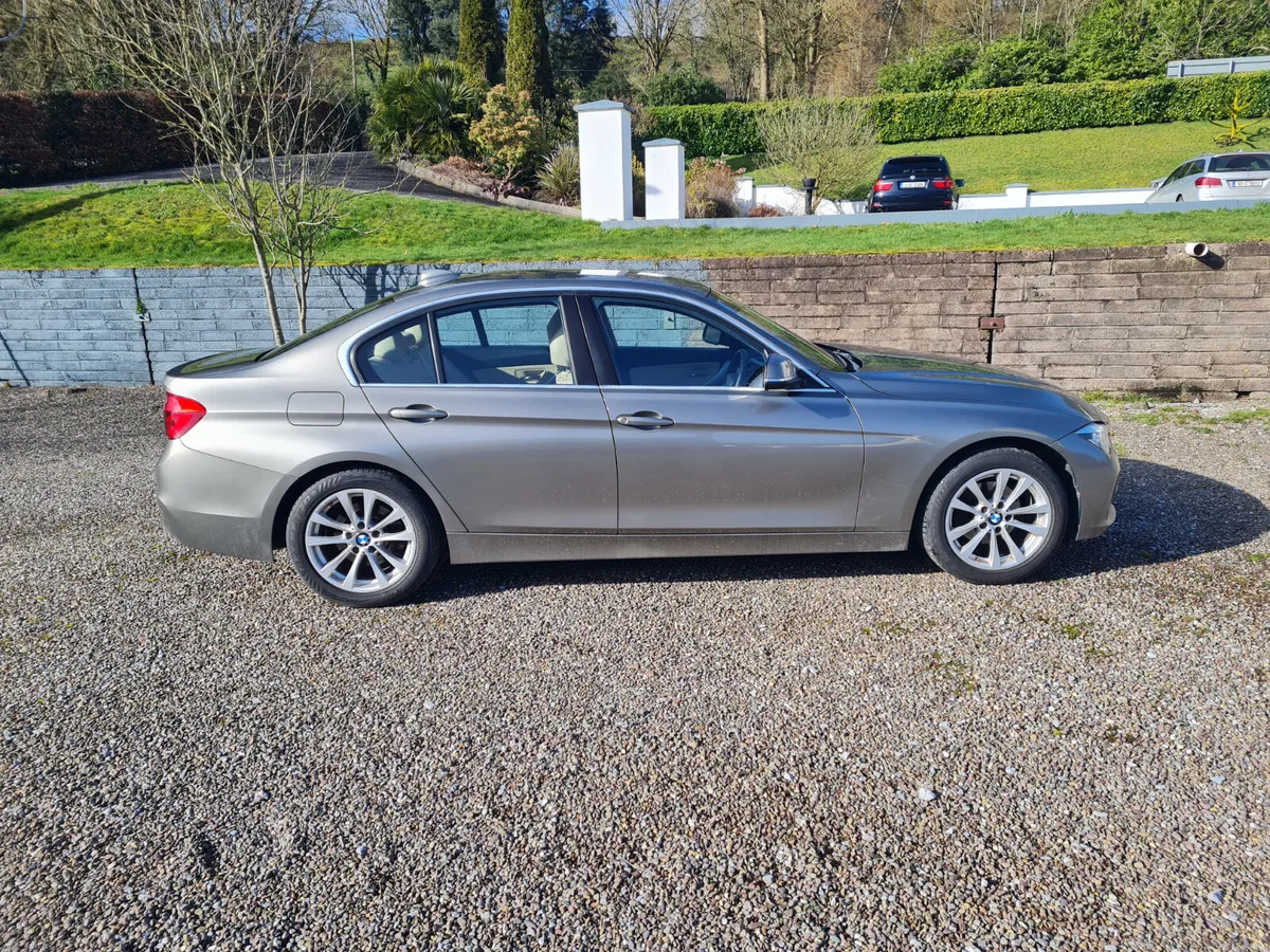 BMW 3-Series 2018 - Image 1