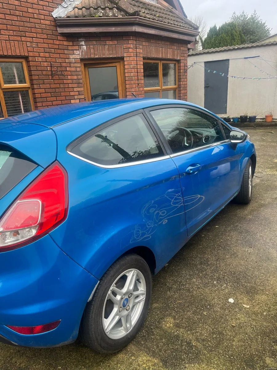 Ford fiesta - Image 2
