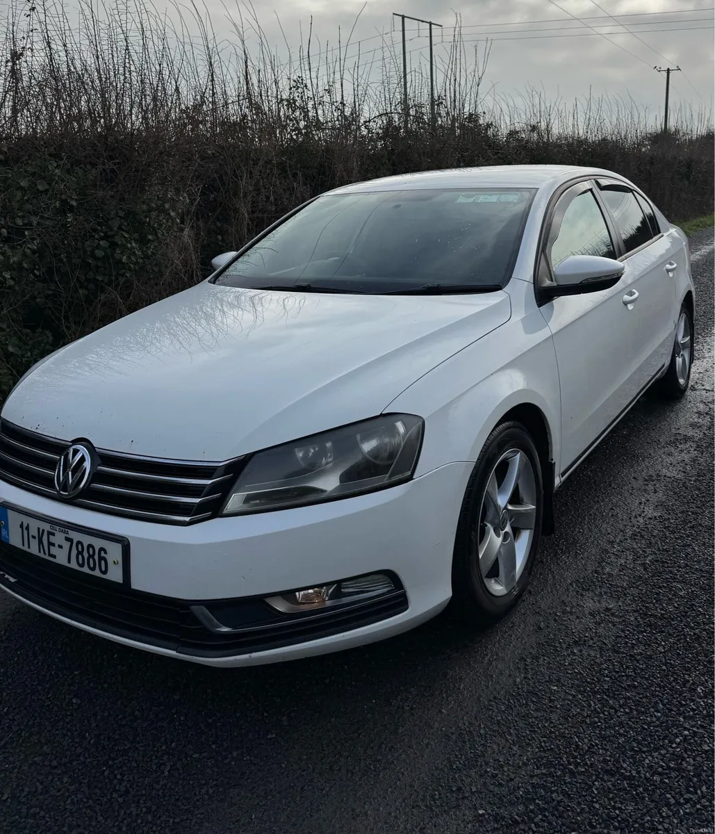 Volkswagen Passat 2011 - Image 1