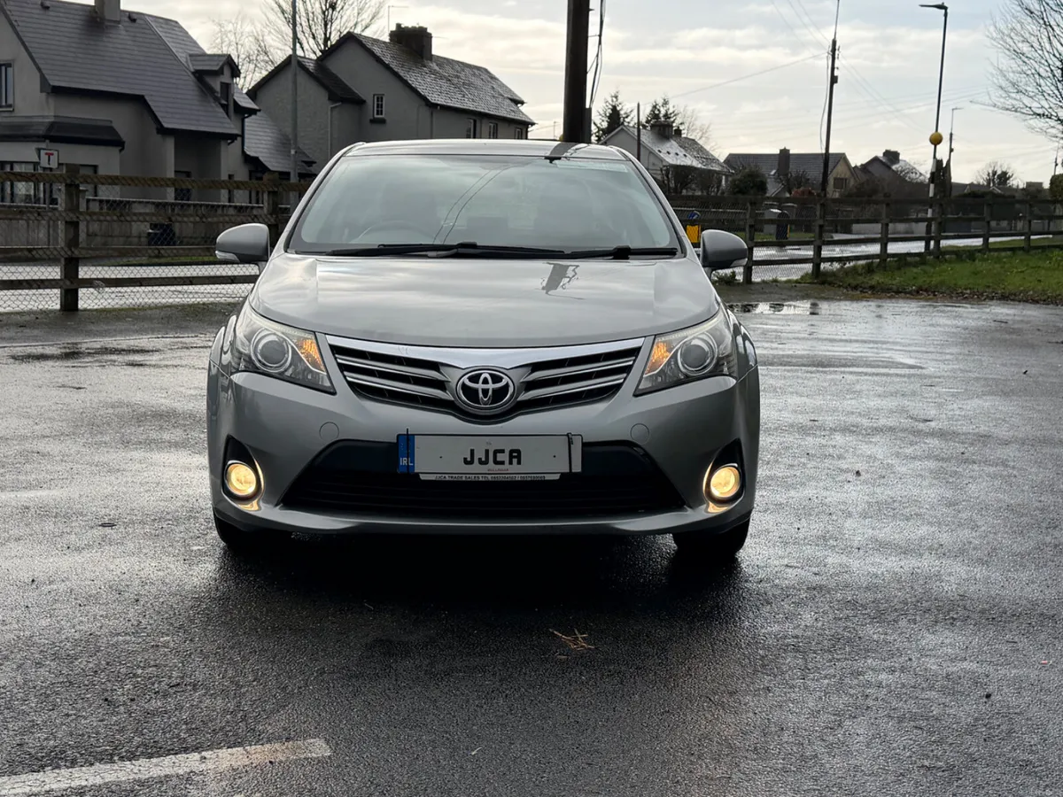 STUNNING 2012 1.6 PETROL TOYOTA AVENSIS - Image 2