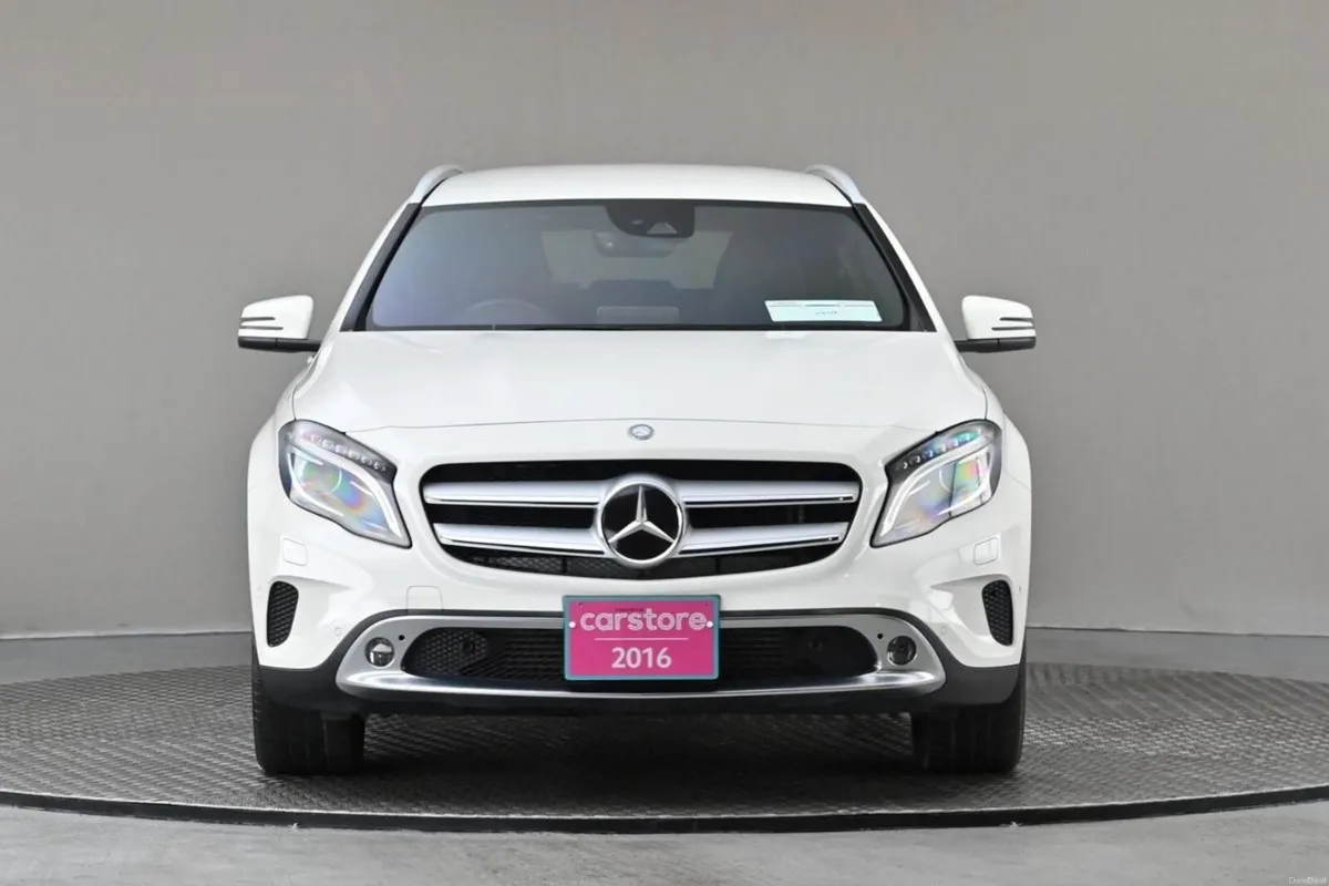 Mercedes-Benz GLA GLA 180 **POWERED TAILGATE**HALF - Image 2
