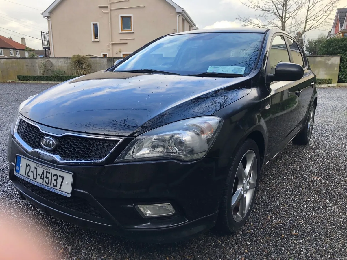 Kia Ceed CRDI AUTOMATIC - Image 2