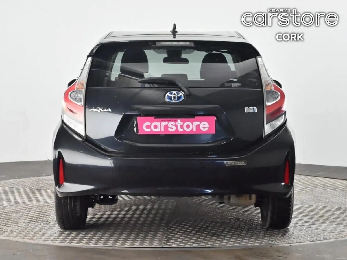 Toyota Aqua 1.8 Hybrid - Image 4