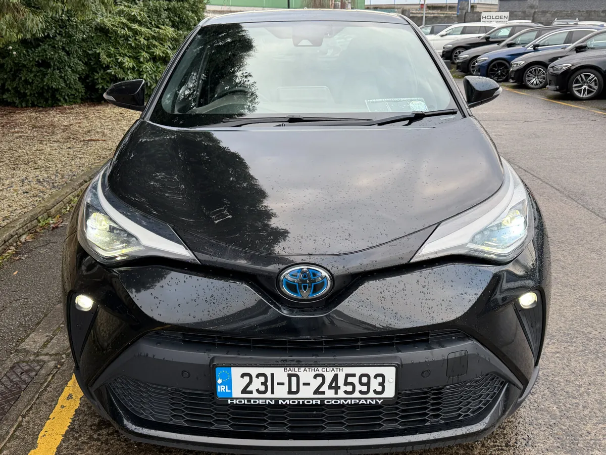 2023 Toyota C-HR..PETROL HYBRID..REAR CAM - Image 4