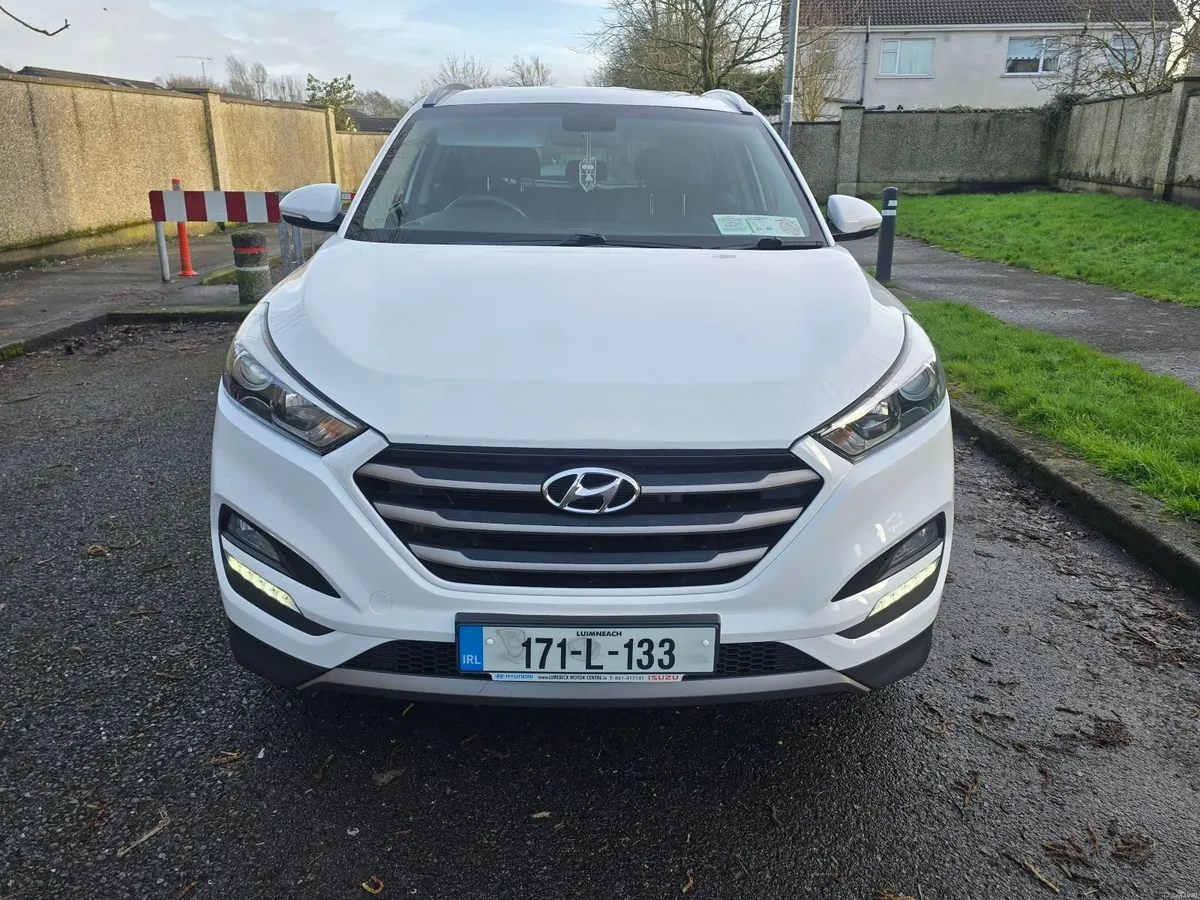 2017 Hyundai Tucson EXCLUSIVE - Image 3