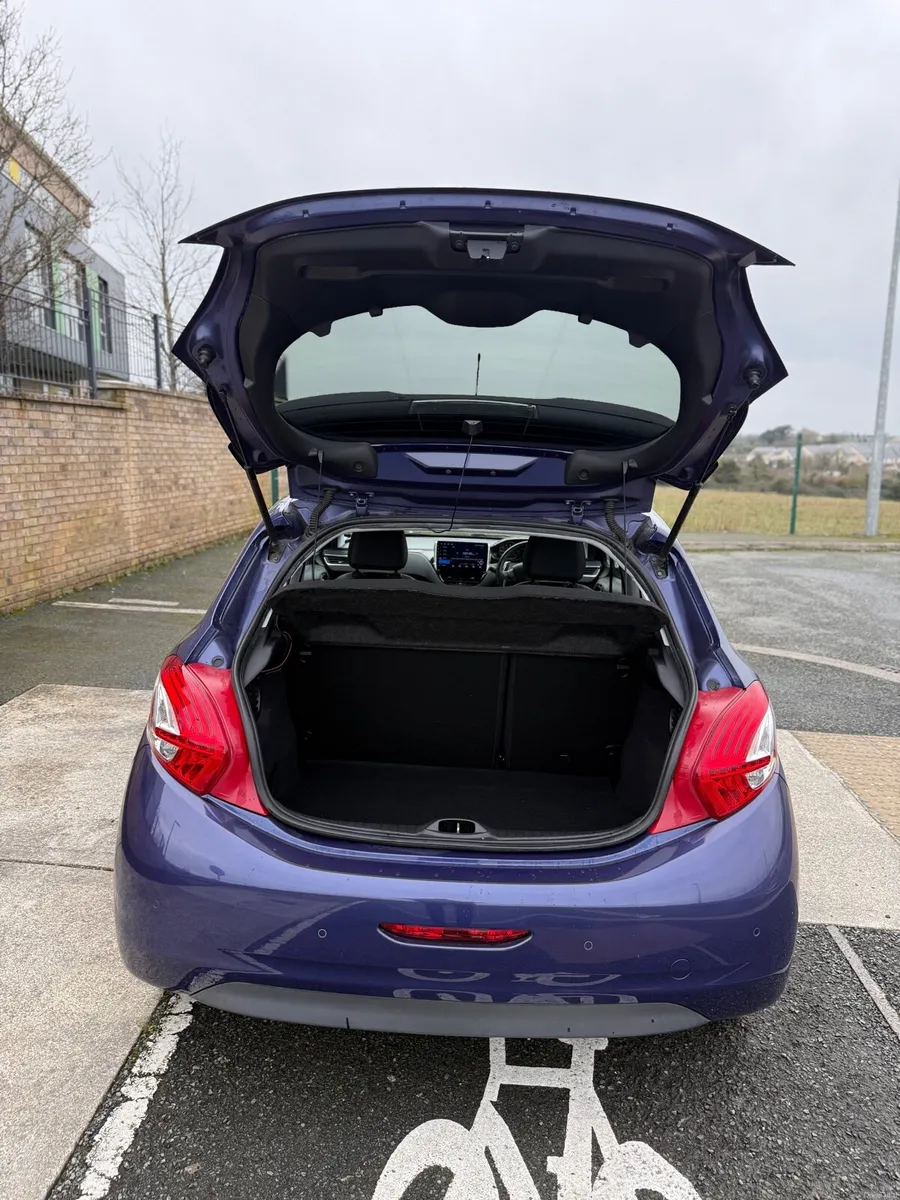 142 Peugeot 208 Automatic 1.2 Petrol NEW NCT - Image 4
