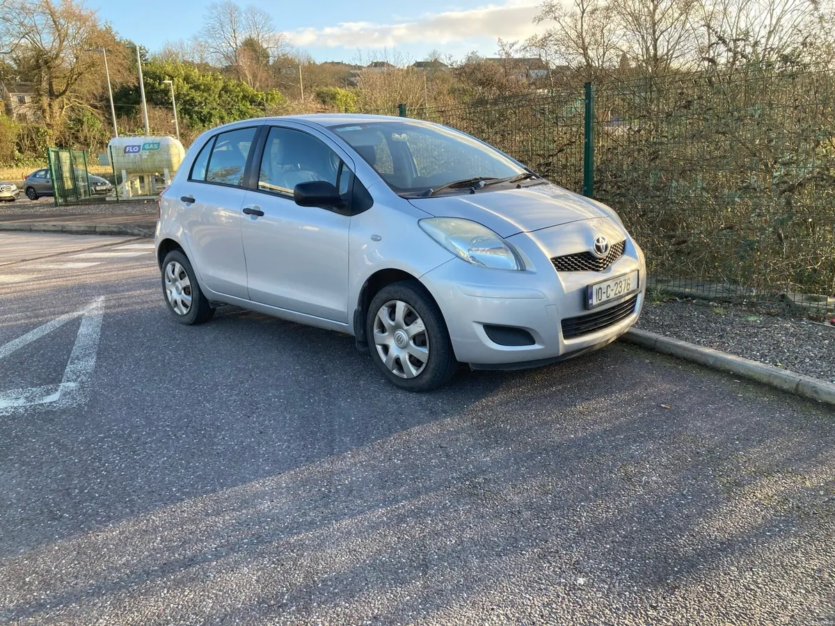 2010 Toyota Yaris 1.0 Petrol - Image 1