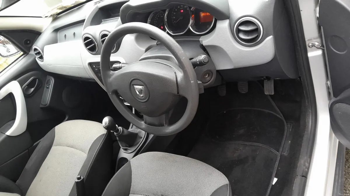 Dacia Duster 2015 - Image 4