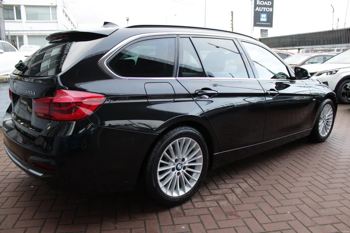 2.0D SE LUXURY EDITION  5DR ESTATE AUTOMATIC // HU - Image 4